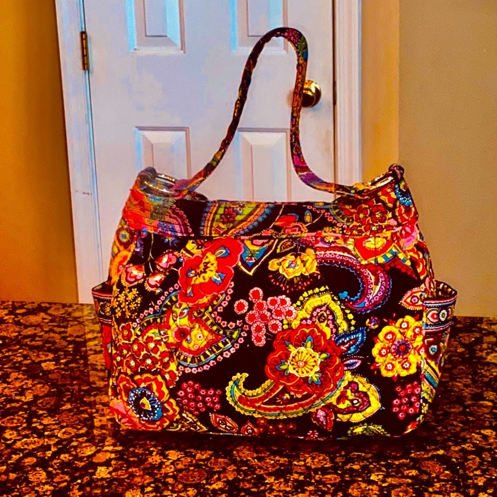 Vera Bradley Gorgeous &  classy and cute handbag